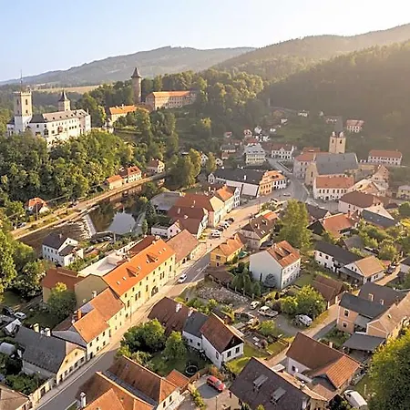 Pivovar Rozmberk 4* بلانسكو